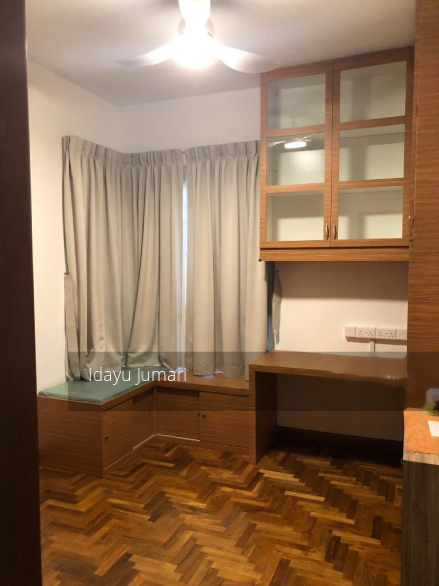 The Bayshore (D16), Condominium #211844061